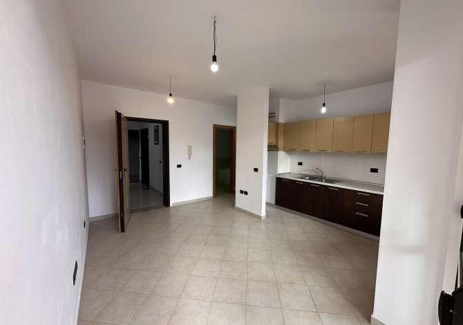 Shtepi ne shitje Apartament ne Tirane, 1+1, Mobilimi Bosh, pa mobiluar, Pagesa 78,000  Euro.