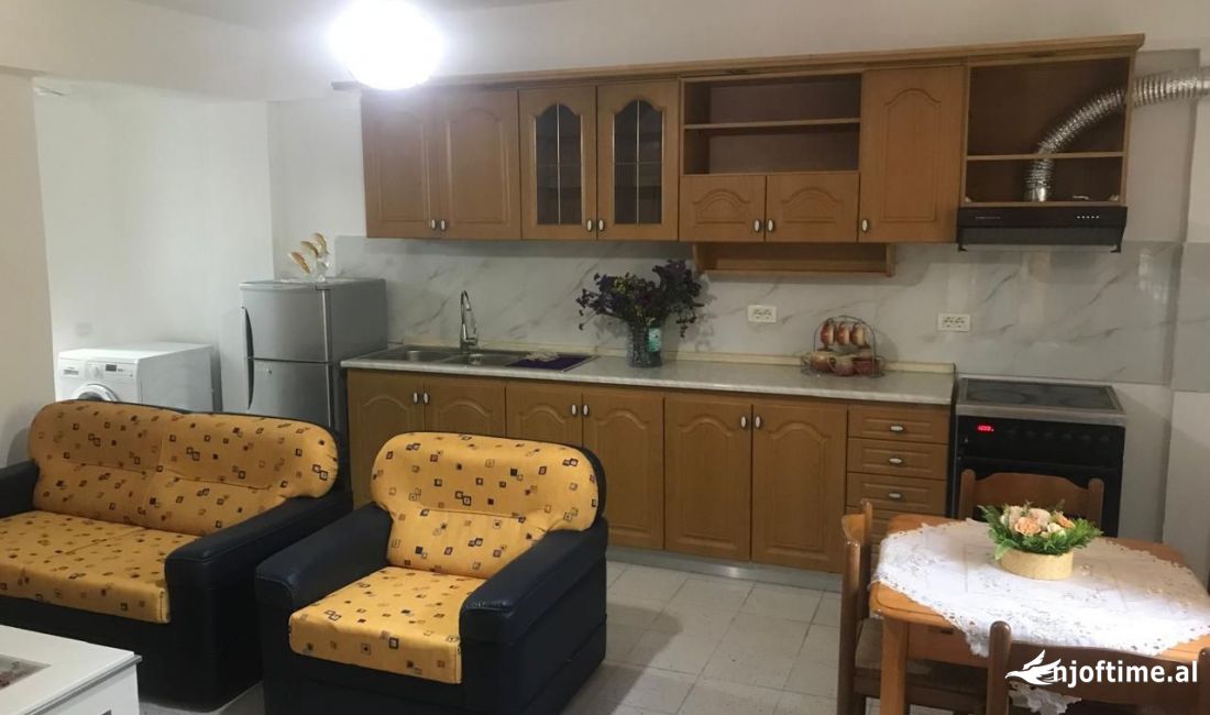 Appartamento in affitto a Tirana 1+1, Arredato