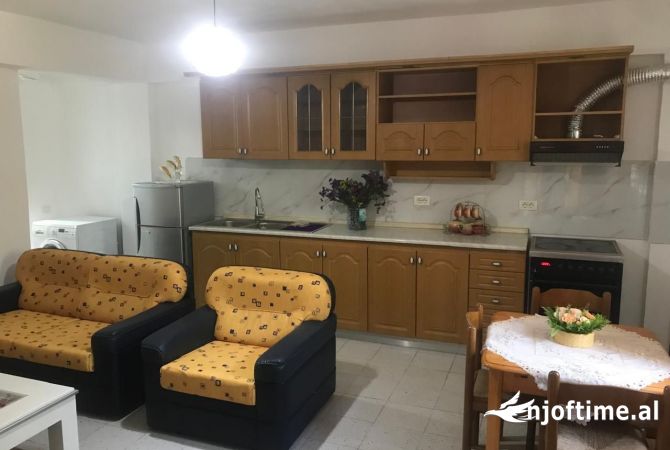 Apartament per Qera 1+1  Prane Kupoles  Kati 1 i nje shtepie private   Cmimi 45,000 Leke