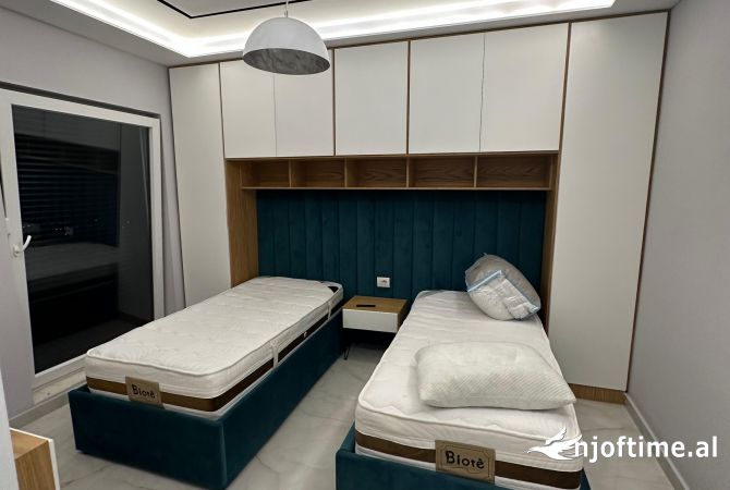 Shitet Apartament 2+1+parkim  📍 Quartum Residence, Stacioni i Trenit  Cmimi 260.000 Euro 