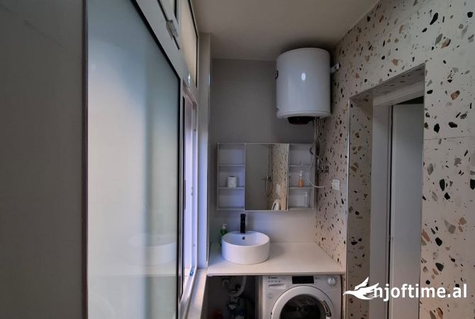 Appartamento in affitto a Tirana 2+1, Arredato