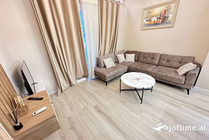 Shtepi me qera Apartament ne Tirane, 1+1, Mobilimi E mobiluar, Pagesa 500  Euro.