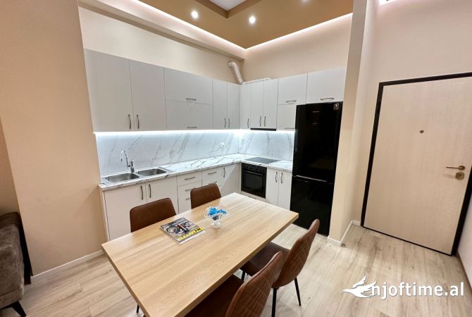 Shtepi me qera Apartament ne Tirane, 1+1, Mobilimi E mobiluar, Pagesa 500  Euro.