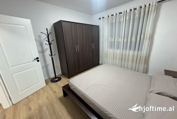 Shtepi me qera Apartament ne Tirane, 1+1, Mobilimi E mobiluar, Pagesa 450  Euro.