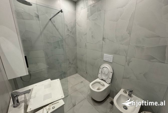 Appartamento in vendita a Tirana 1+1, Arredato