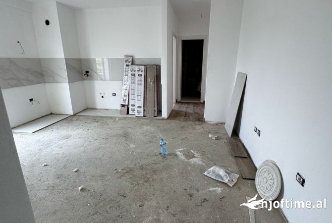 Apartament per shitje 1+1 ne Selite  Sip 49 m2, kati 3  Cmimi 75,000 euro