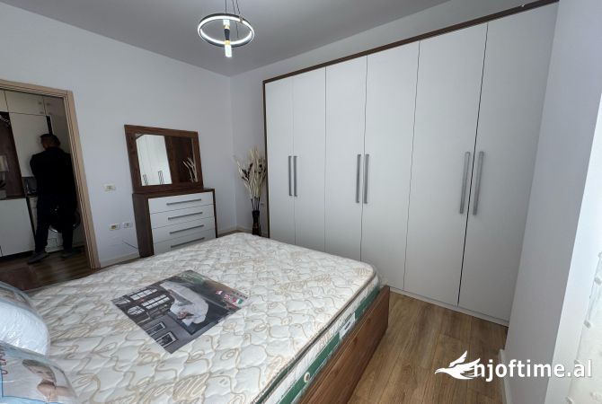 Shtepi ne shitje Apartament ne Tirane, 1+1, Mobilimi E mobiluar, Pagesa 95,000  Euro.