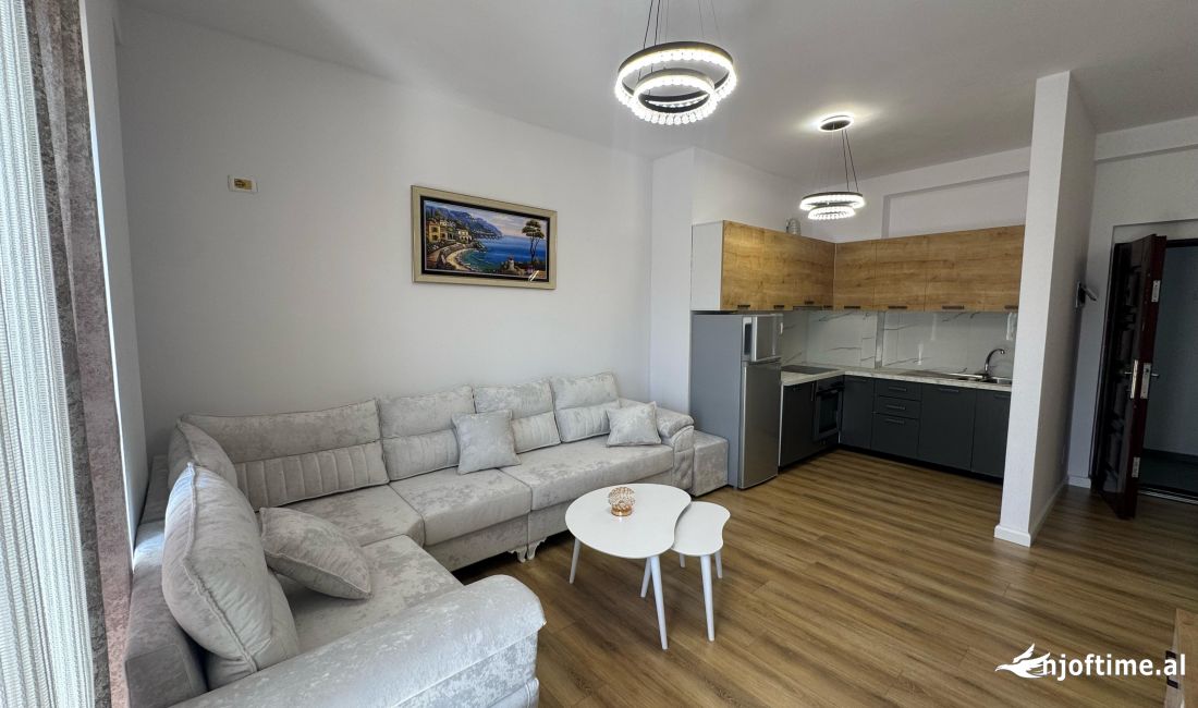 Shtepi ne shitje Apartament ne Tirane, 1+1, Mobilimi E mobiluar, Pagesa 95,000  Euro.