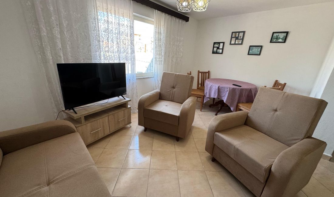 Shtepi me qera Apartament ne Tirane, 1+1, Mobilimi E mobiluar, Pagesa 350  Euro.