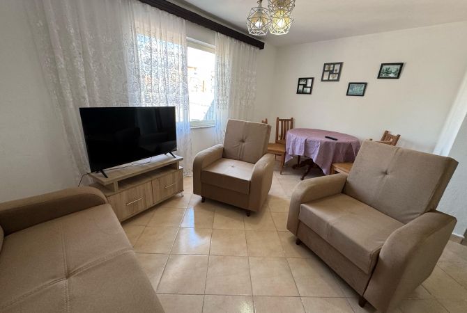 📣 QERA Apartament 1+1 📍 Selite, Prane Universitetit "Marin Barleti" ✨   🏠 cmimi 350 euro 