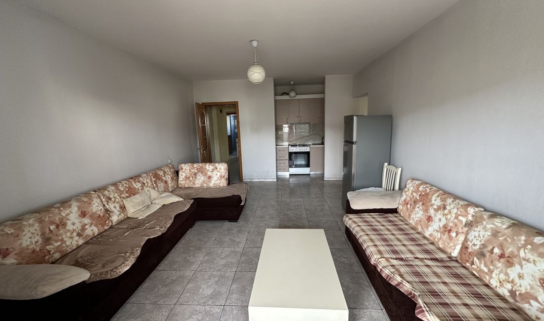 Shtepi ne shitje Apartament ne Tirane, 3+1, Mobilimi Pjeserisht e mobiluar, Pagesa 178,000  Euro.