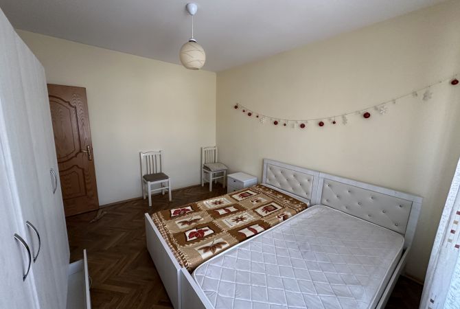 Shtepi ne shitje Apartament ne Tirane, 3+1, Mobilimi Pjeserisht e mobiluar, Pagesa 178,000  Euro.