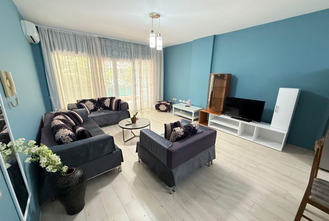 📢 Jepet me qira apartament 1+1 📍 Rruga e Elbasanit 🏢 Kati i 3-të me ashensor 🛋️ cmimi 550 Euro