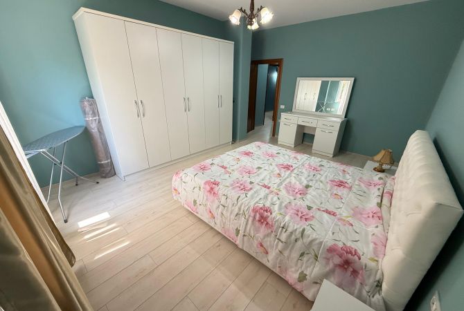 Shtepi me qera Apartament ne Tirane, 1+1, Mobilimi E mobiluar, Pagesa 550  Euro.