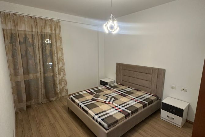 Shtepi me qera Apartament ne Tirane, 2+1, Mobilimi E mobiluar, Pagesa 550  Euro.