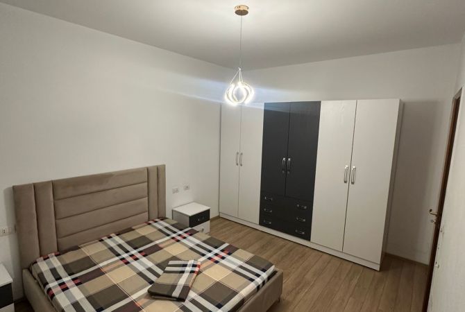 Shtepi me qera Apartament ne Tirane, 2+1, Mobilimi E mobiluar, Pagesa 550  Euro.