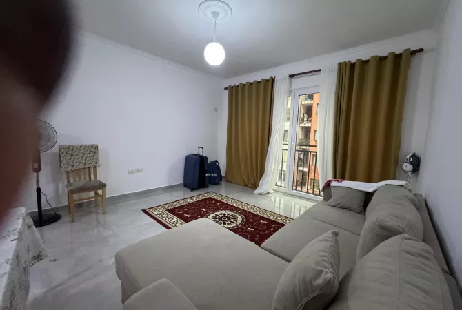 Shtepi me qera Apartament ne Tirane, 1+1, Mobilimi E mobiluar, Pagesa 450  Euro.