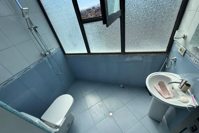 Shtepi me qera Apartament ne Tirane, 2+1, Mobilimi E mobiluar, Pagesa 600  Euro.