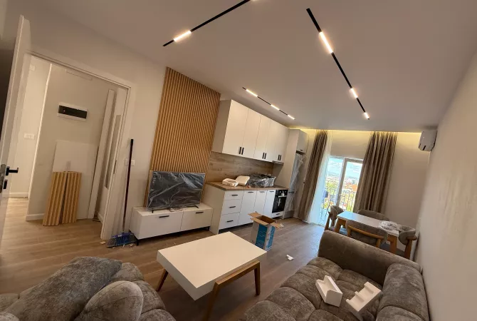 Shtepi ne shitje Apartament ne Tirane, 2+1, Mobilimi E mobiluar, Pagesa 115,000  Euro.