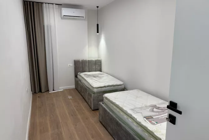 Shtepi ne shitje Apartament ne Tirane, 2+1, Mobilimi E mobiluar, Pagesa 115,000  Euro.