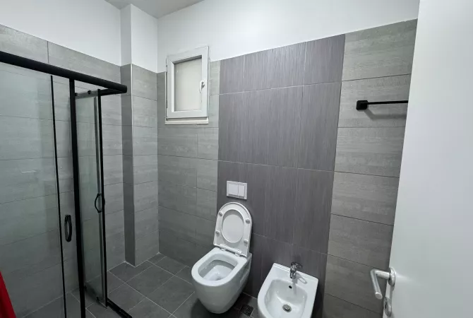 Shtepi me qera Apartament ne Tirane, 2+1, Mobilimi E mobiluar, Pagesa 850  Euro.