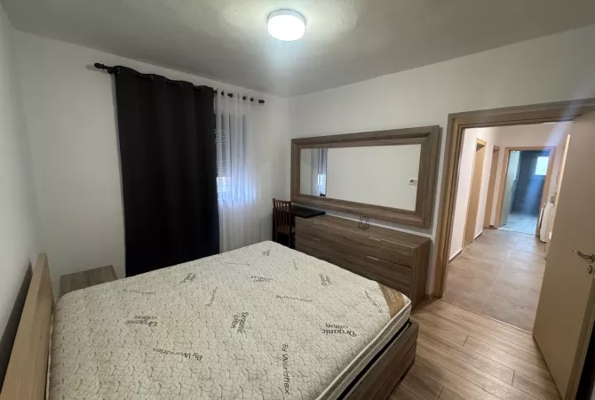 Shtepi me qera Apartament ne Tirane, 2+1, Mobilimi E mobiluar, Pagesa 50,000  Leke.