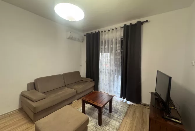 Shtepi me qera Apartament ne Tirane, 2+1, Mobilimi E mobiluar, Pagesa 50,000  Leke.