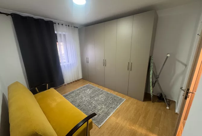 Shtepi me qera Apartament ne Tirane, 2+1, Mobilimi E mobiluar, Pagesa 50,000  Leke.