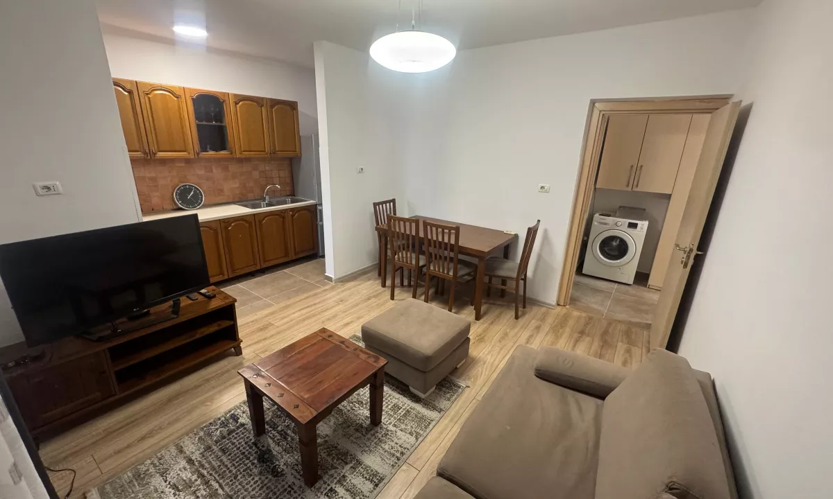 Shtepi me qera Apartament ne Tirane, 2+1, Mobilimi E mobiluar, Pagesa 50,000  Leke.