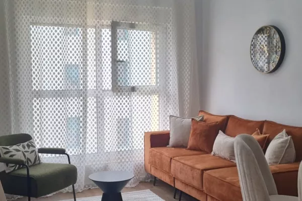 Shtepi me qera Apartament ne Tirane, 1+1, Mobilimi E mobiluar, Pagesa 450  Euro.