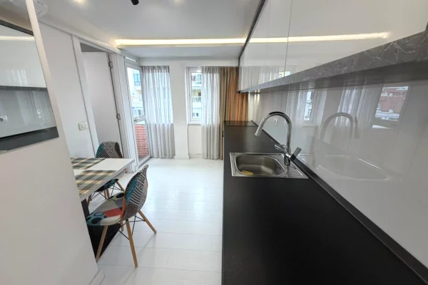 Shtepi me qera Apartament ne Tirane, Garsoniere, Mobilimi E mobiluar, Pagesa 450  Euro.