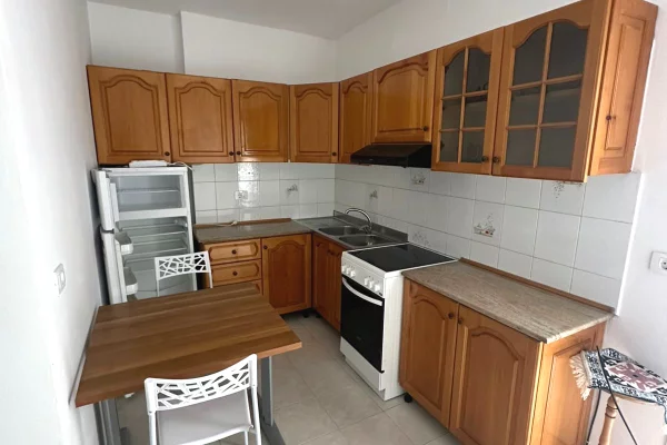 Shtepi me qera Apartament ne Tirane, 2+1, Mobilimi E mobiluar, Pagesa 600  Euro.