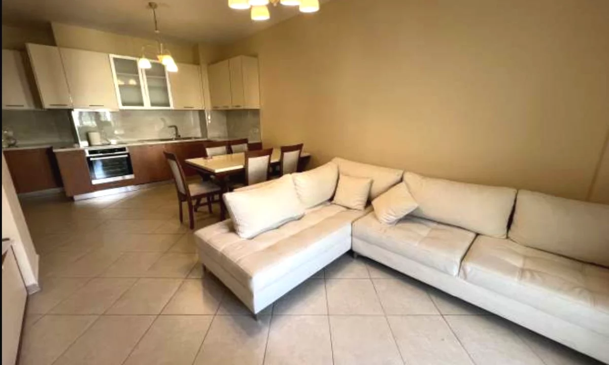 Shtepi me qera Apartament ne Tirane, 2+1, Mobilimi E mobiluar, Pagesa 700  Euro.