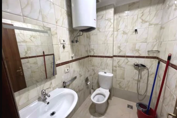 Shtepi me qera Apartament ne Tirane, 2+1, Mobilimi E mobiluar, Pagesa 700  Euro.