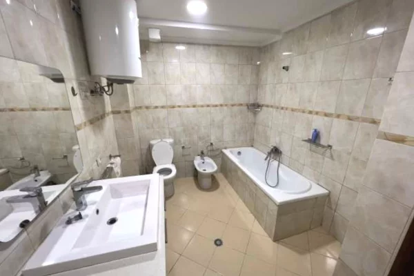Shtepi me qera Apartament ne Tirane, 2+1, Mobilimi E mobiluar, Pagesa 700  Euro.