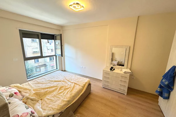 Shtepi me qera Apartament ne Tirane, 1+1, Mobilimi E mobiluar, Pagesa 650  Euro.