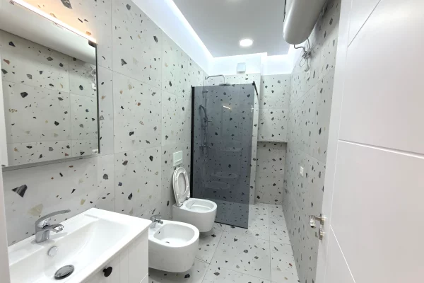 Shtepi me qera Apartament ne Tirane, 1+1, Mobilimi E mobiluar, Pagesa 500  Euro.