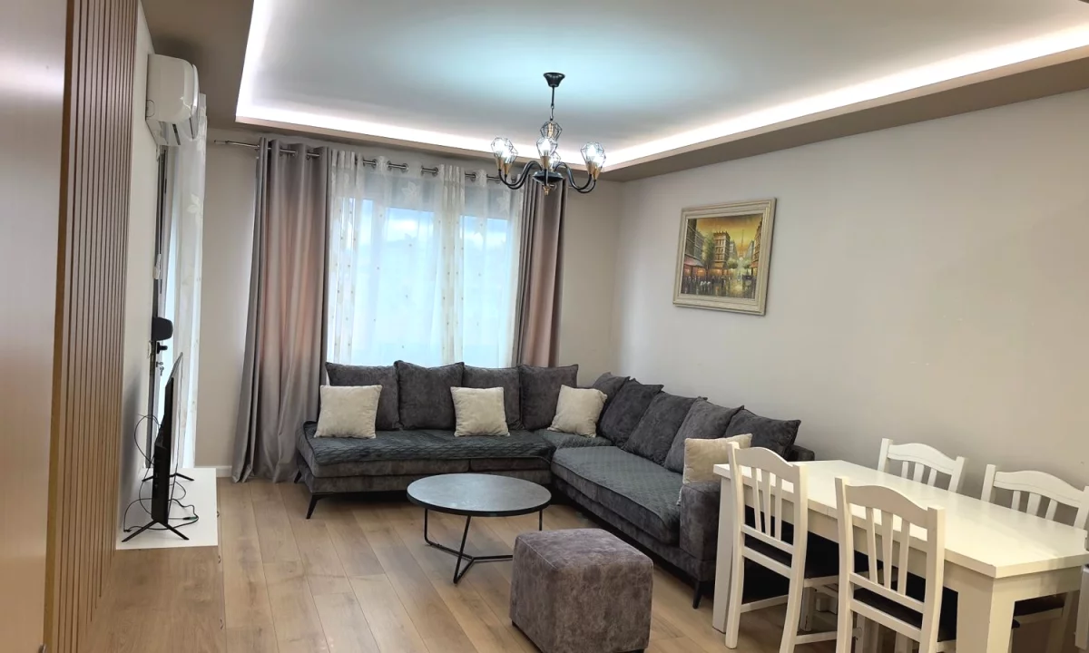 Shtepi me qera Apartament ne Tirane, 1+1, Mobilimi E mobiluar, Pagesa 550  Euro.