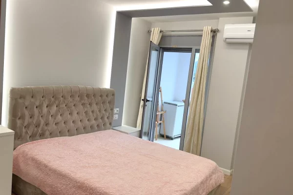 Shtepi me qera Apartament ne Tirane, 1+1, Mobilimi E mobiluar, Pagesa 550  Euro.