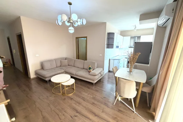 🏡 Jepet me Qira Apartament 2+1+2 📍 Yzberisht, Rruga 3 Dëshmorët, Tiranë 🏢 cmimi 450 euro