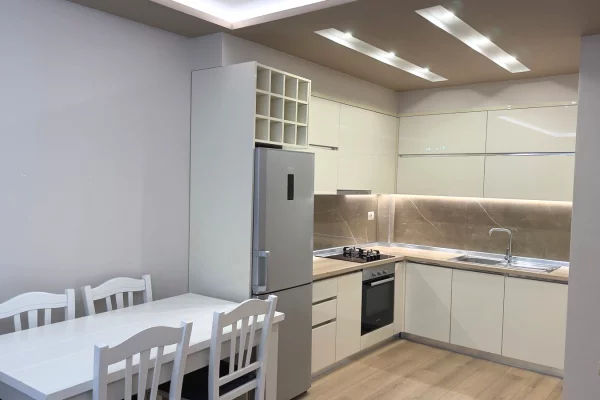 Shtepi me qera Apartament ne Tirane, 2+1, Mobilimi E mobiluar, Pagesa 450  Euro.