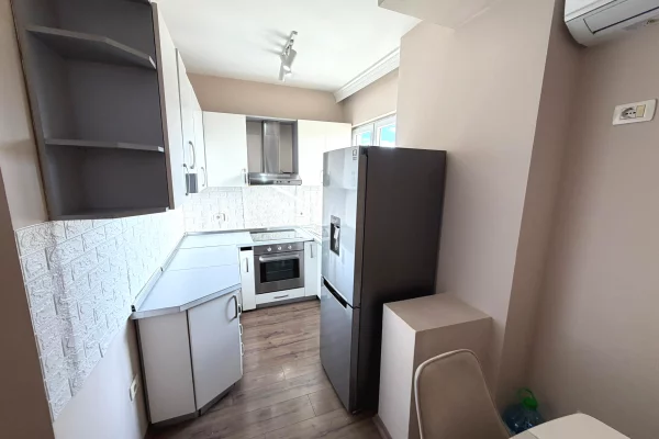 Shtepi me qera Apartament ne Tirane, 2+1, Mobilimi E mobiluar, Pagesa 450  Euro.