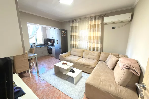 Shtepi me qera Apartament ne Tirane, 2+1, Mobilimi E mobiluar, Pagesa 500  Euro.