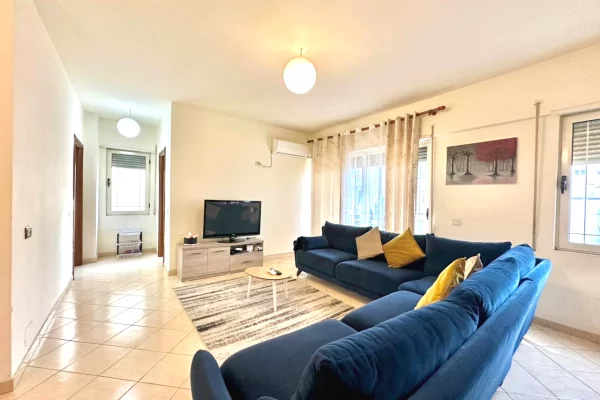 Shtepi me qera Apartament ne Tirane, 2+1, Mobilimi E mobiluar, Pagesa 600  Euro.