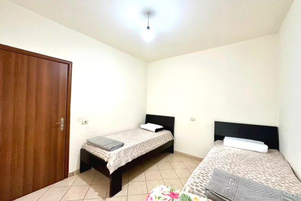 Shtepi me qera Apartament ne Tirane, 2+1, Mobilimi E mobiluar, Pagesa 600  Euro.