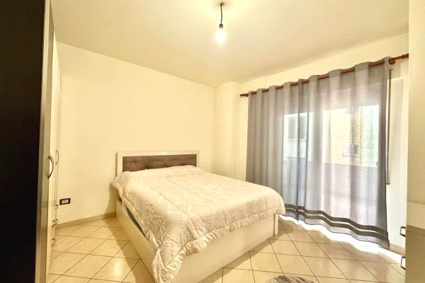 Shtepi me qera Apartament ne Tirane, 2+1, Mobilimi E mobiluar, Pagesa 600  Euro.