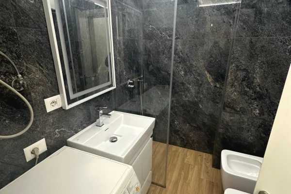 Shtepi me qera Apartament ne Tirane, 2+1, Mobilimi E mobiluar, Pagesa 600  Euro.