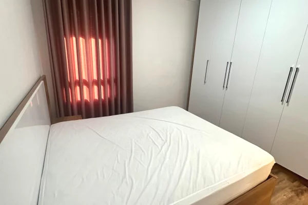 Shtepi me qera Apartament ne Tirane, 2+1, Mobilimi E mobiluar, Pagesa 600  Euro.