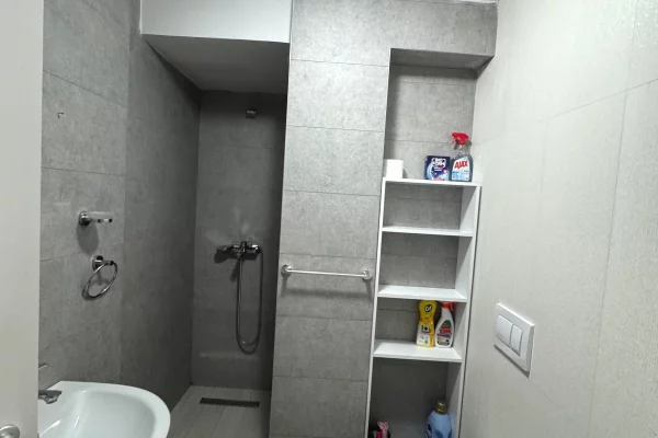 Shtepi me qera Apartament ne Tirane, 2+1, Mobilimi E mobiluar, Pagesa 45,000  Leke.