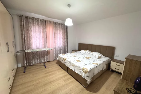 Shtepi me qera Apartament ne Tirane, 2+1, Mobilimi E mobiluar, Pagesa 45,000  Leke.